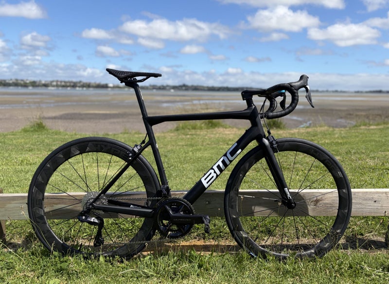 BMC Teammachine SLR01 - Top Spec 12 Speed Di2 *BRAND NEW BIKE* Carousel 1