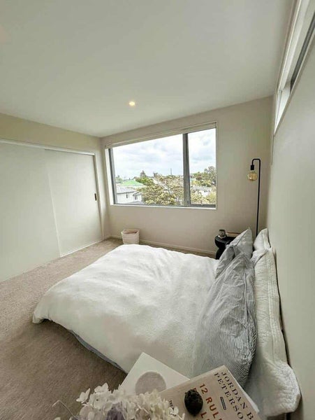 Birkenhead, 2 bedrooms64463467978241112