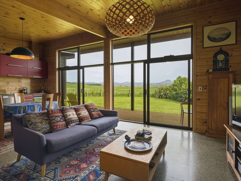 The Ultimate Coastal Escape64463729954947113