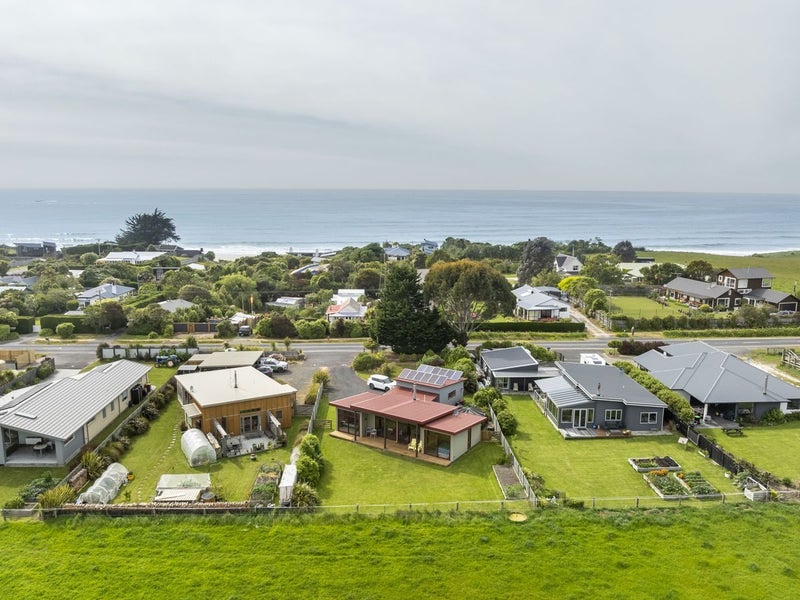 The Ultimate Coastal Escape64463729954947111