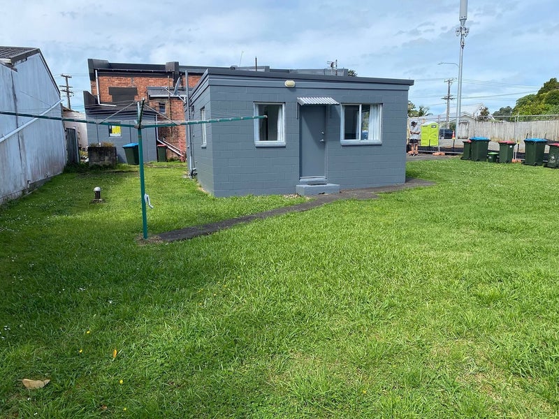 Point Chevalier, 2 bedrooms64464328916355110