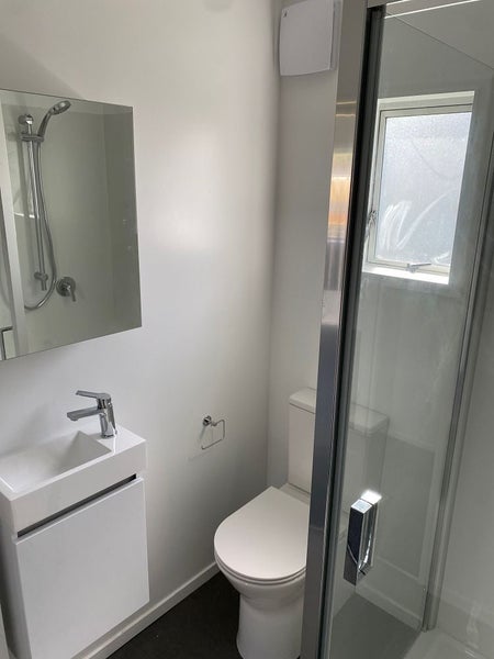 Point Chevalier, 2 bedrooms64464328916355111