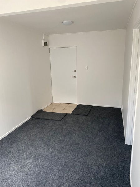 Point Chevalier, 2 bedrooms64464328916355113