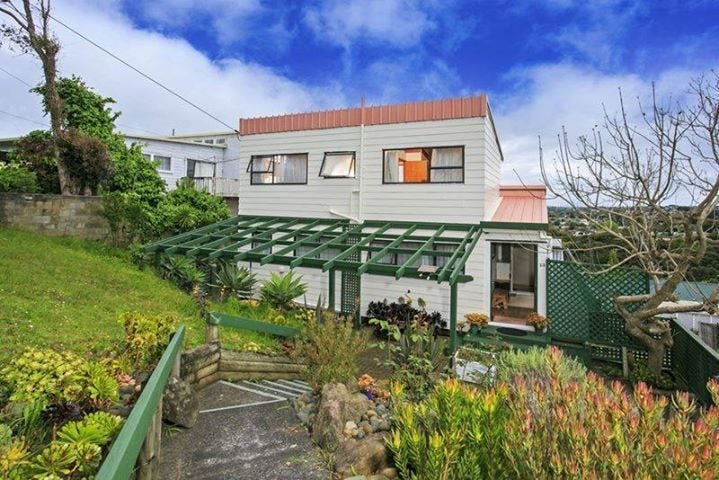 Totara Vale, 3 bedrooms64464429334019112