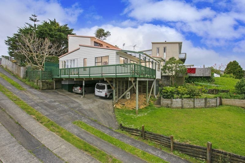 Totara Vale, 3 bedrooms64464429334019113