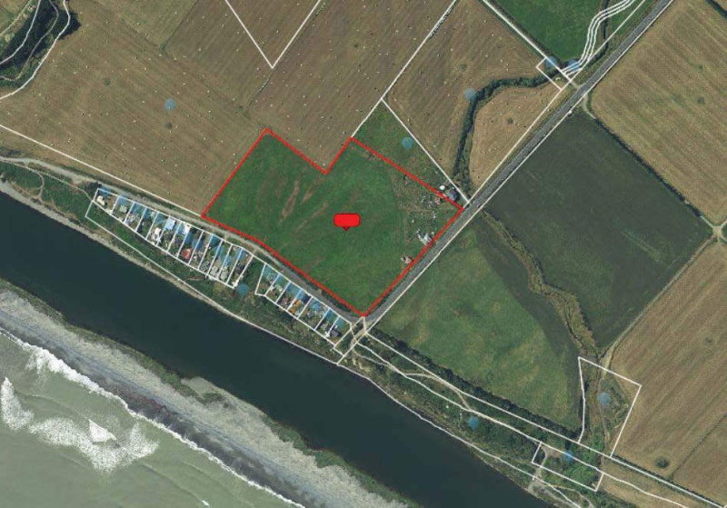 A Rare Coastal Gem With Untouched Potential64465134170627110