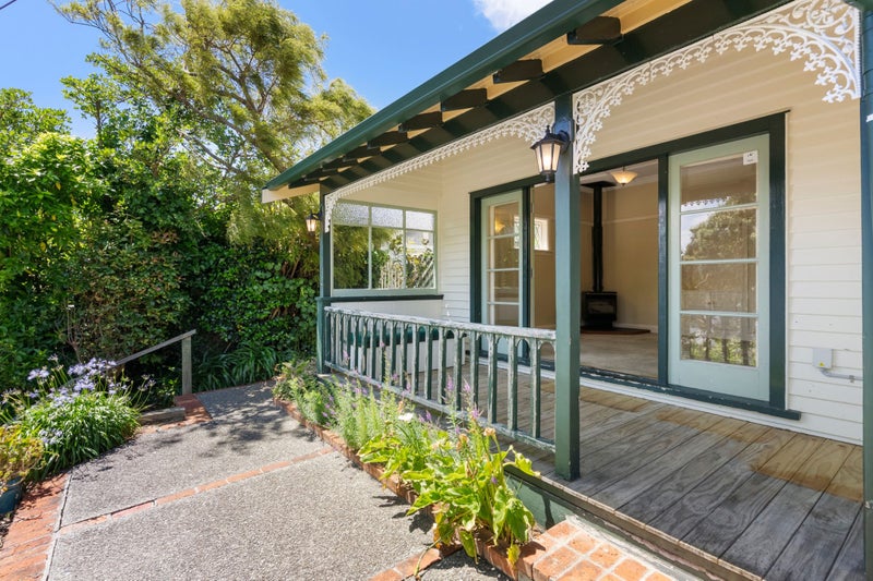 Character on Townsend64469605545730112