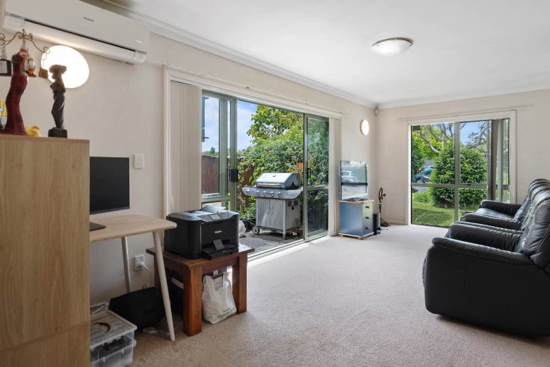 Solid Brick & Tile Home in Prime Location64547088833667112