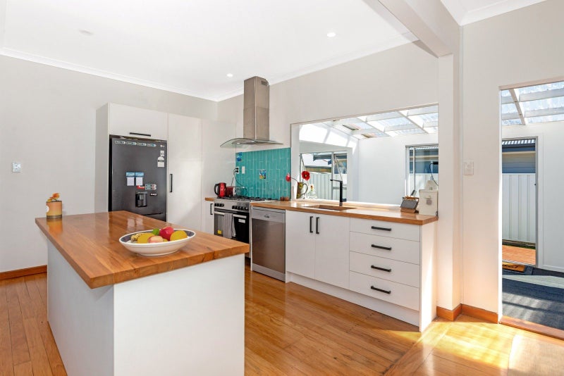 Sun-Soaked Home Just Minutes From The Beach!64469703748867110