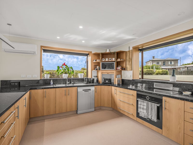 Outstanding on Oakleigh Crescent!!!64469801058306112