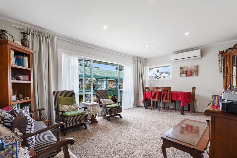 Charming Brick Garden Unit64473225945986113