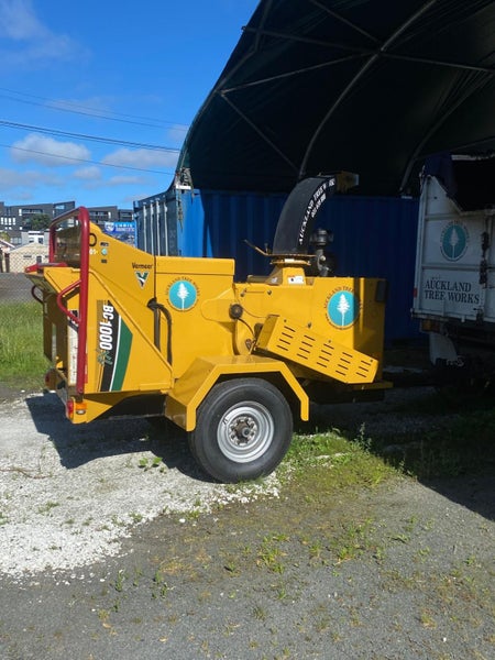 2018 BC1000XL Wood Chipper – New Condition – Ready for Work64593526425090112