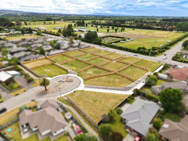 Titled sections - Ready to build now!64470517321986113