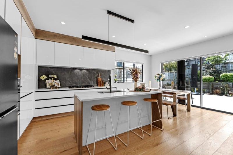 Vendor Says Sell! Home & Granny Bargain!64470215691906112