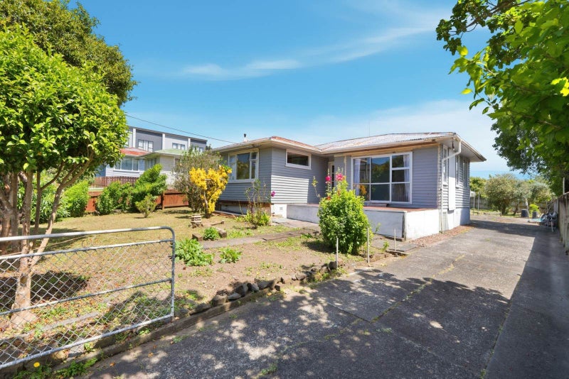 Heading: Do-up, Location, 859m2 THAB64470408141058112