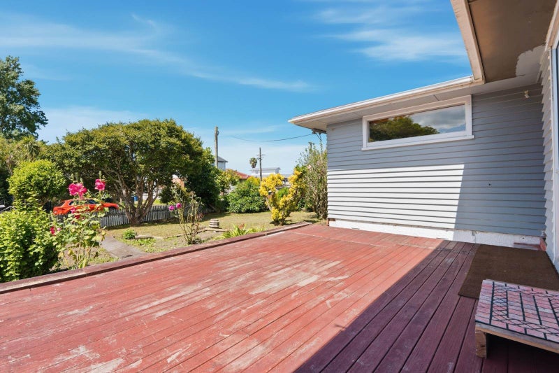 Heading: Do-up, Location, 859m2 THAB64470408141058114