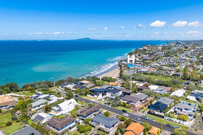 Solid Family Home, Steps from the Shore64470517273089112