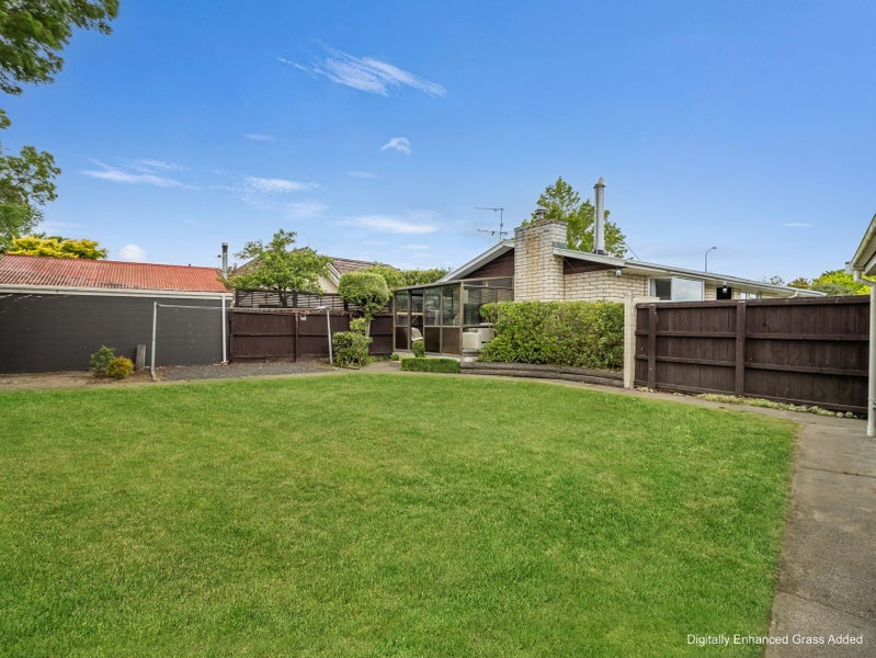 Prime Location - Immediate Possession64470503577602111