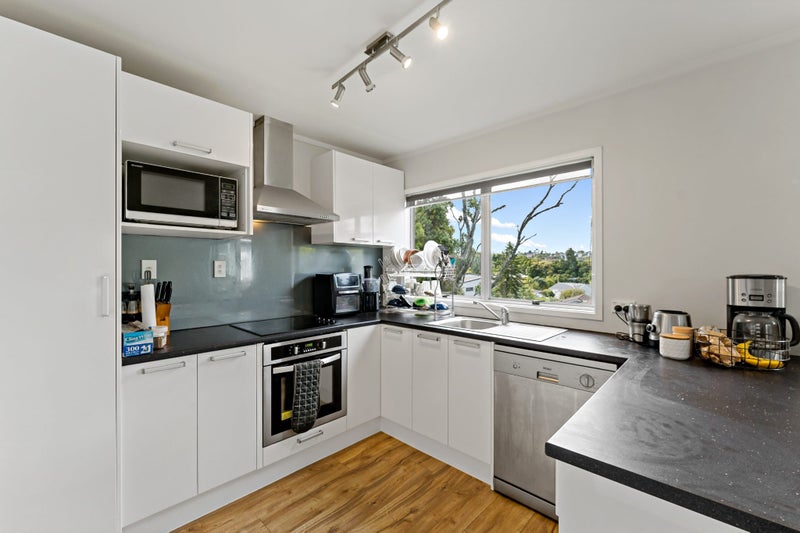 Refurbed and Fabulous In Westlake Zone!64548076296065114