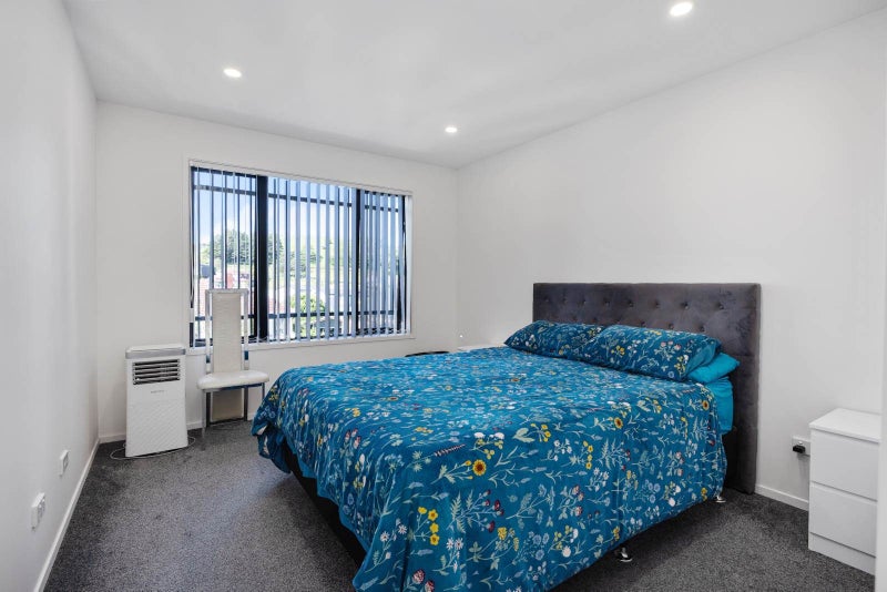 Perfectly Positioned, Road-facing, First Home!64548076200705114