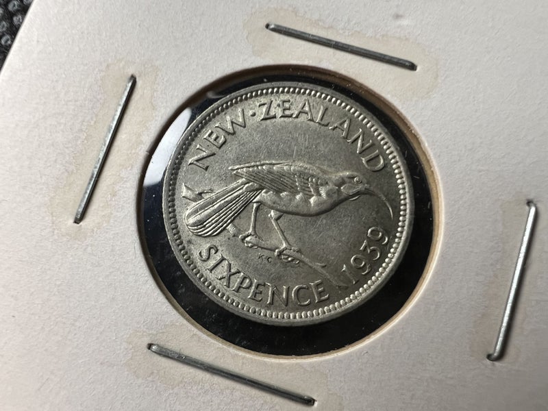 1939 New Zealand Silver Sixpence Coin - Higher Grade- Lot F364 Carousel 1