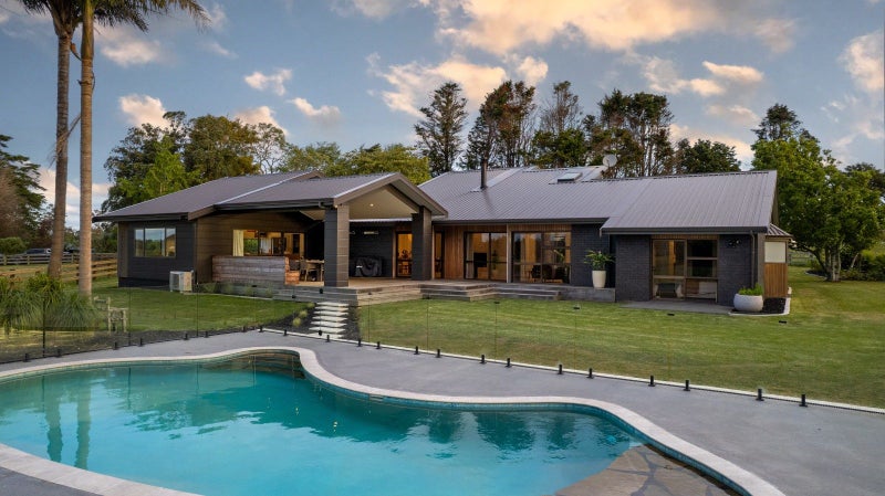 Work, live, love – the full package64470724039298110