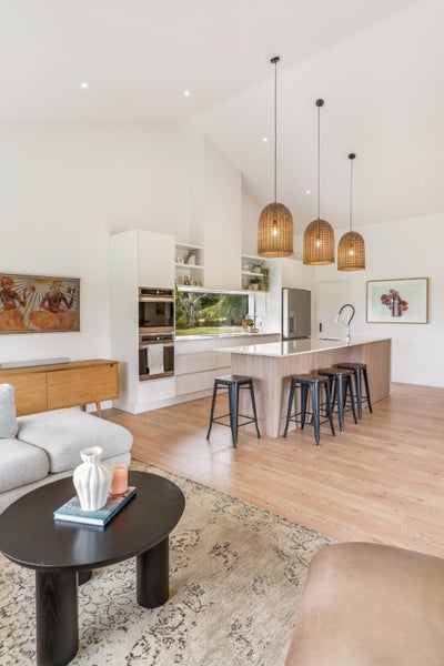 Work, live, love – the full package64470724039298111