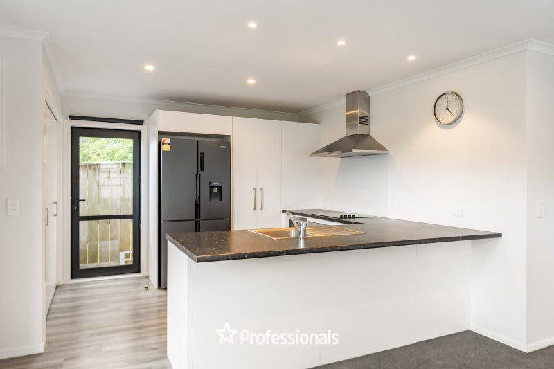 FRESH, MODERN & EASY LIVING64470916914305113