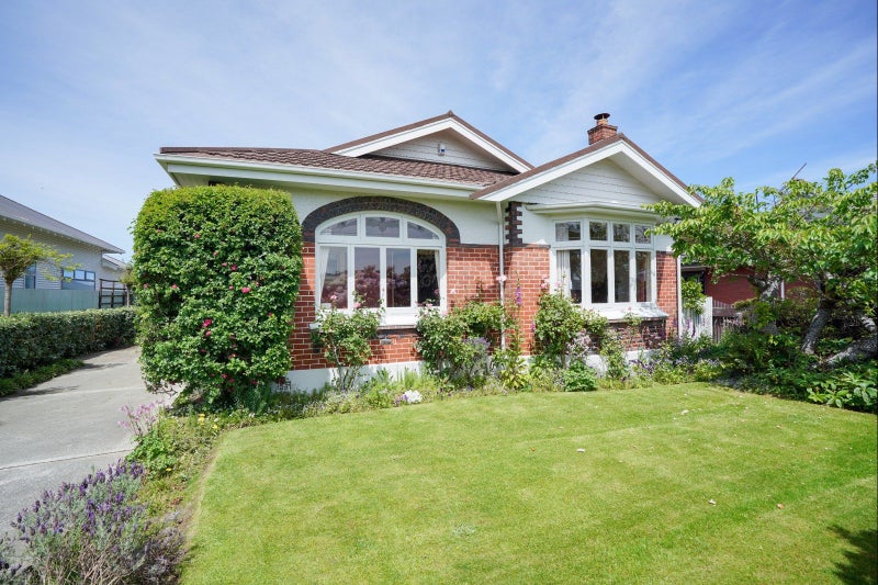 Classic charm on Herbert64471230843779110