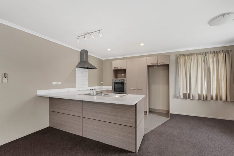 Act Now - Modern Home in Prime Location64471217321473112