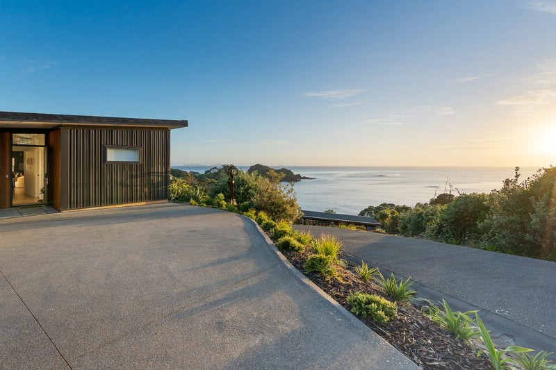 Three Dwellings - One Extraordinary Property64471327170817114