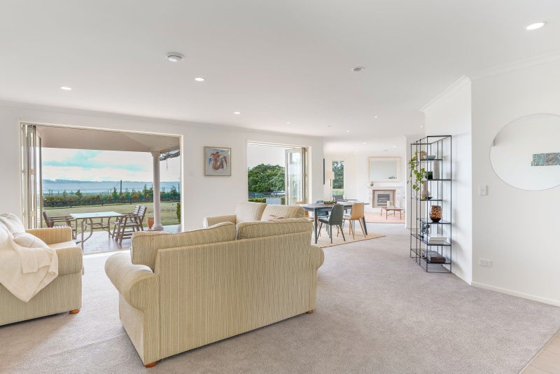 Home, shed and land – what a find!64548973315713111