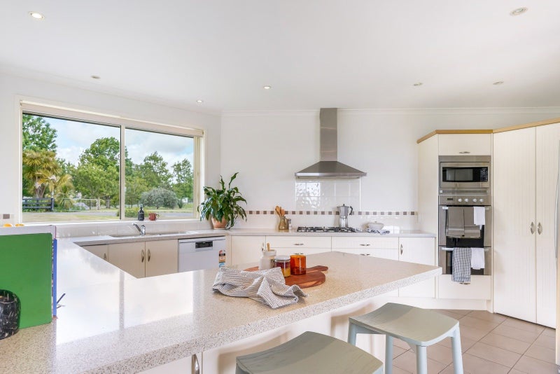 Home, shed and land – what a find!64548973315713112