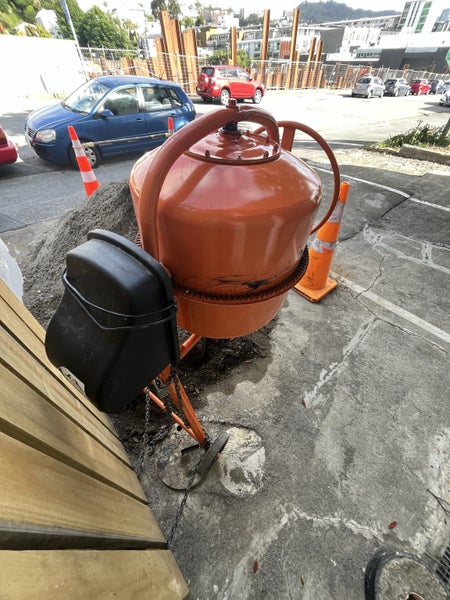 Concrete Mixer Carousel 1