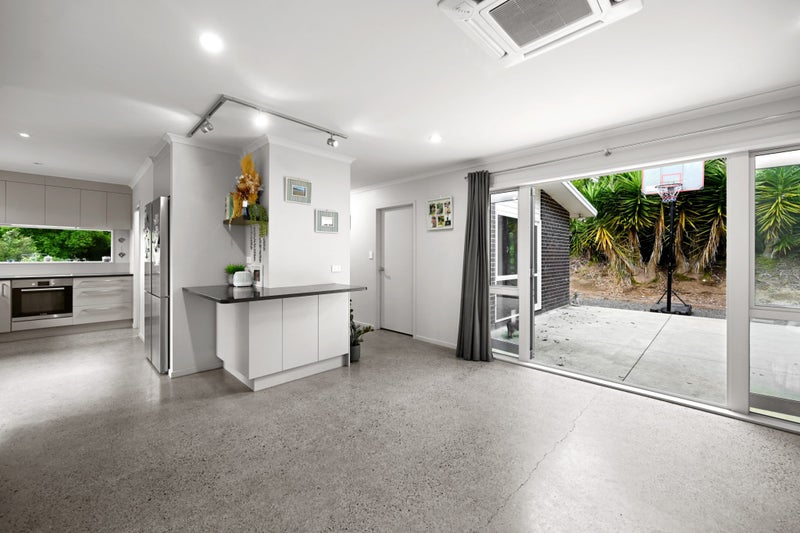 Hide Away!64472733309442113