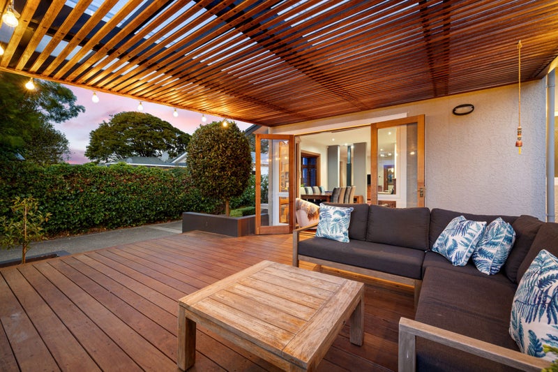 Instructions Are Clear - This Must Be Sold64471724528513113