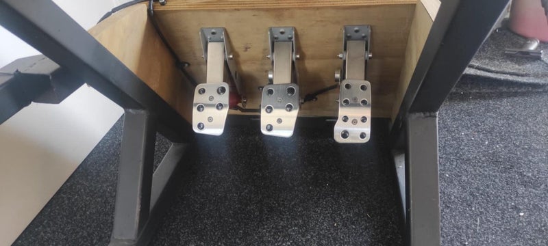 Logitech G25 Racing Simulator Rig (PC)64472068105731112