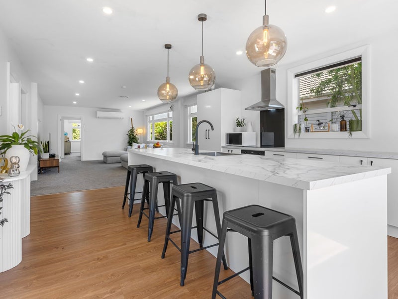 Your Own 812m2 St Albans Charmer. "We Must Sell"64471930920323114