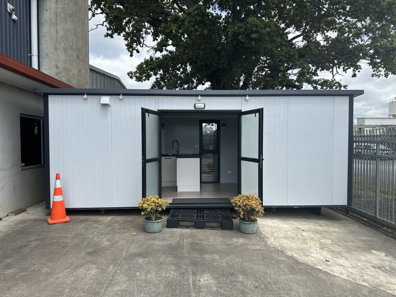 *Ready to go* 6.25x2.9m Self-contained Cabin 18.13sqm Double-glazed Door&Windows Carousel 1