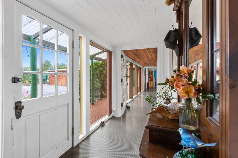 CHARACTER VILLA IN BELL BLOCK64472026363521112