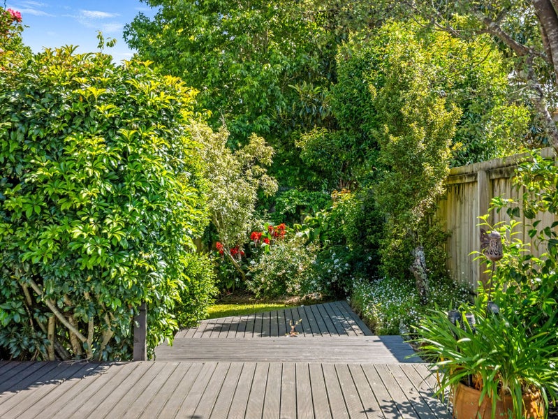 Leafy Seclusion + Big Spaces + Do-Up Potential64472123801602113