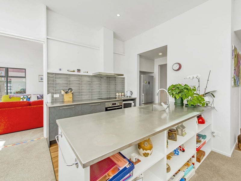 Super Sunny and Delightfully Spacious64472234248193113