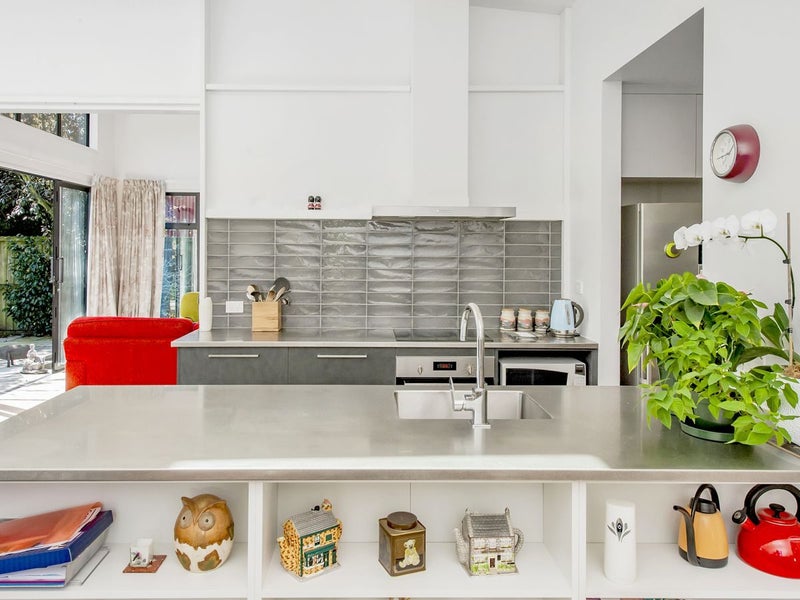 Super Sunny and Delightfully Spacious64472234248193114