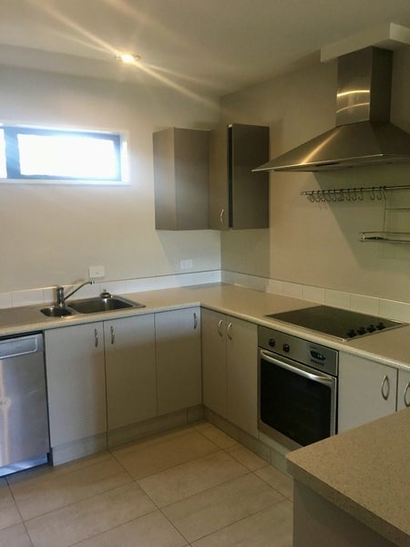 Sydenham, 3 bedrooms64472234111105111