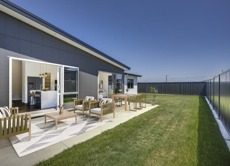 Deck the Halls - Brand-New & Waiting!64472234232962112