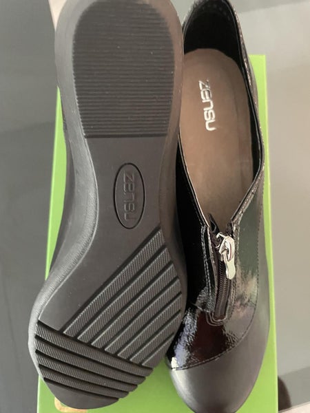 Brand new - never worn Carousel 2