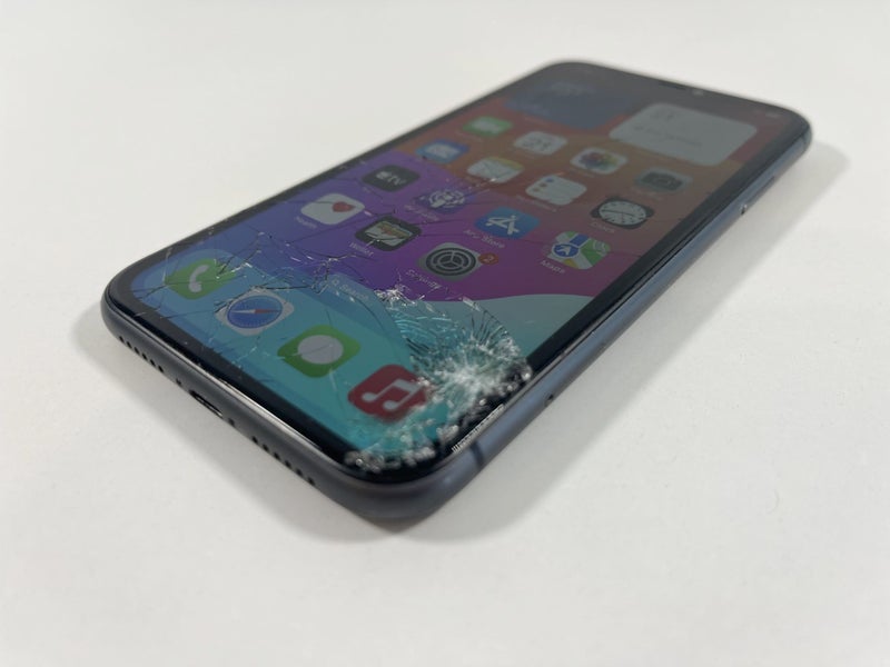 Apple iPhone 11 256gb (damaged)64472481562242110