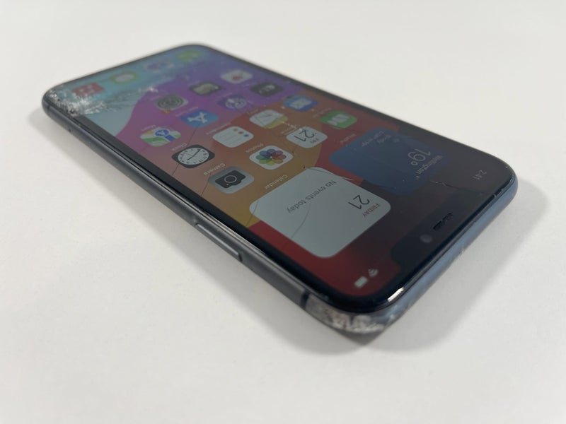 Apple iPhone 11 256gb (damaged)64472481562242111