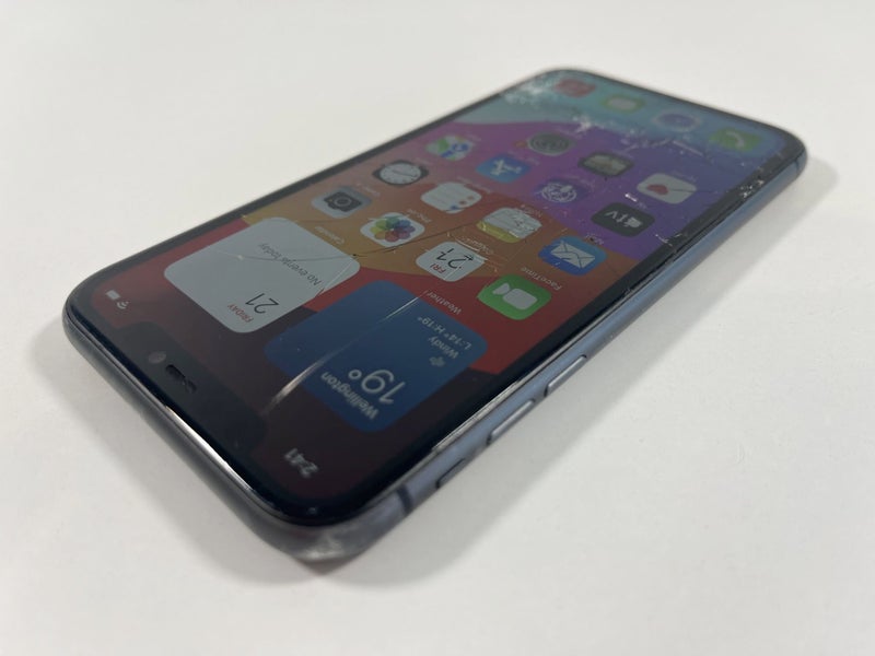 Apple iPhone 11 256gb (damaged)64472481562242112