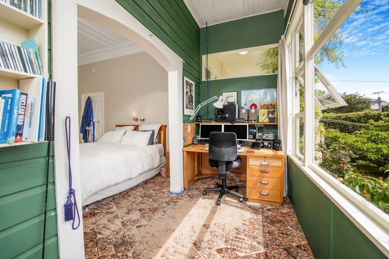 Substantial Family Home in Tainui64472528238211113